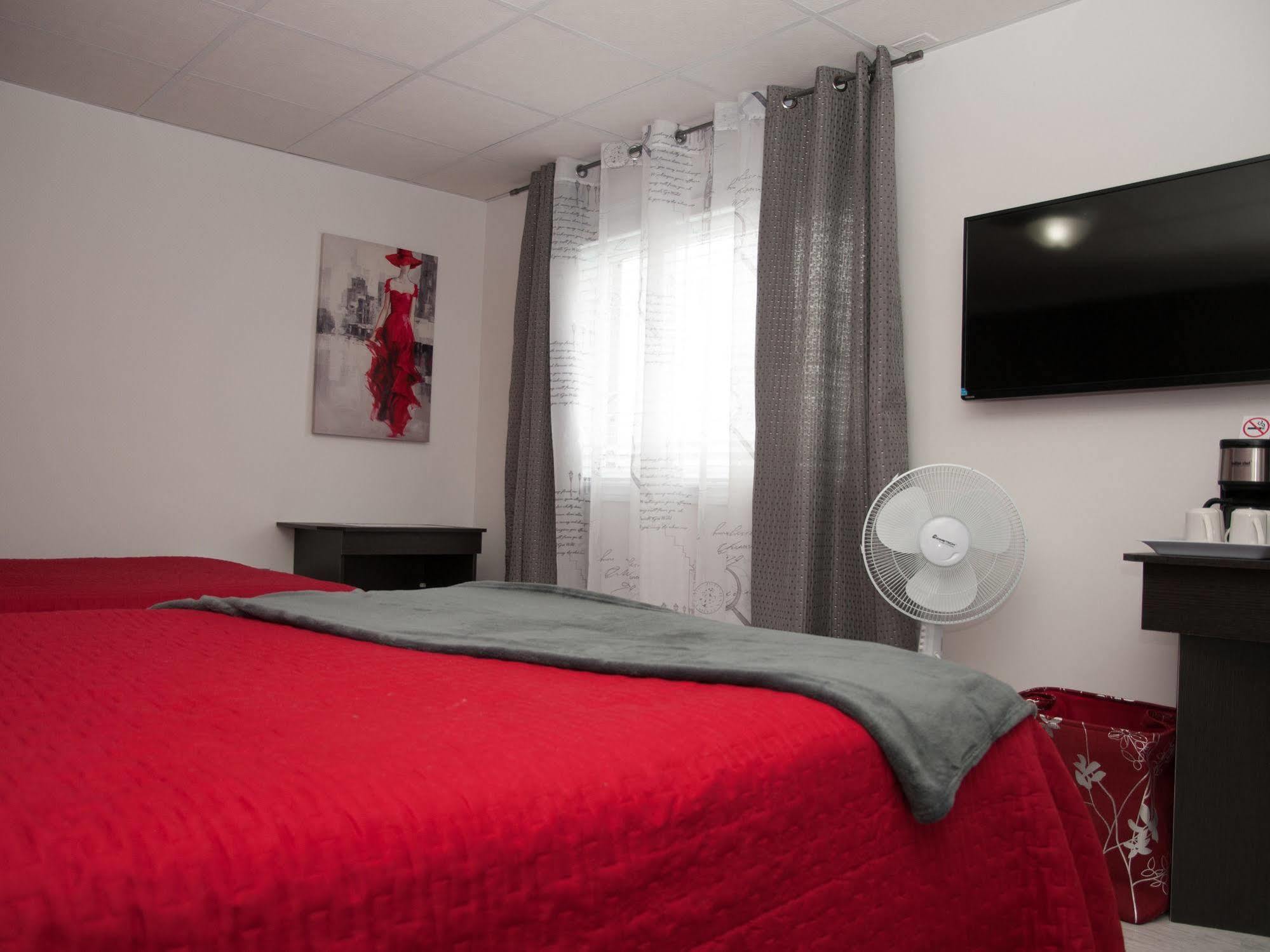 Hotel Le Plaza La Baie Buitenkant foto