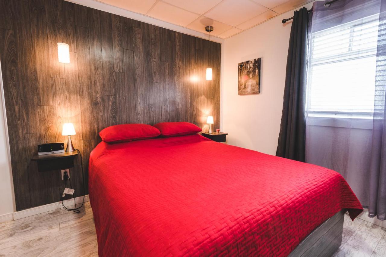 Hotel Le Plaza La Baie Buitenkant foto